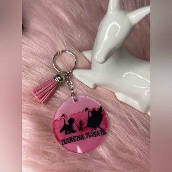 Handmade personalized acrylic keychain Hakuna Matata - Picture 6 of 6
